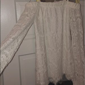 White cold shoulder No Boundaries shirt 🤍